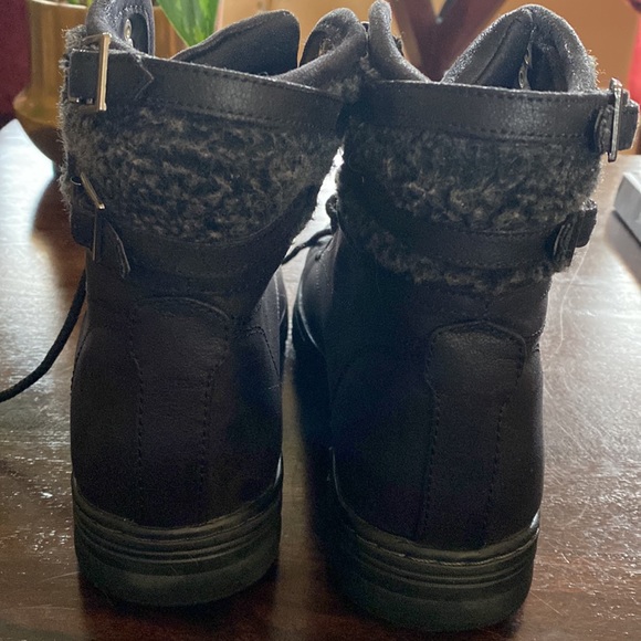 Cliffs by White Mountain boots - Picture 2 of 6